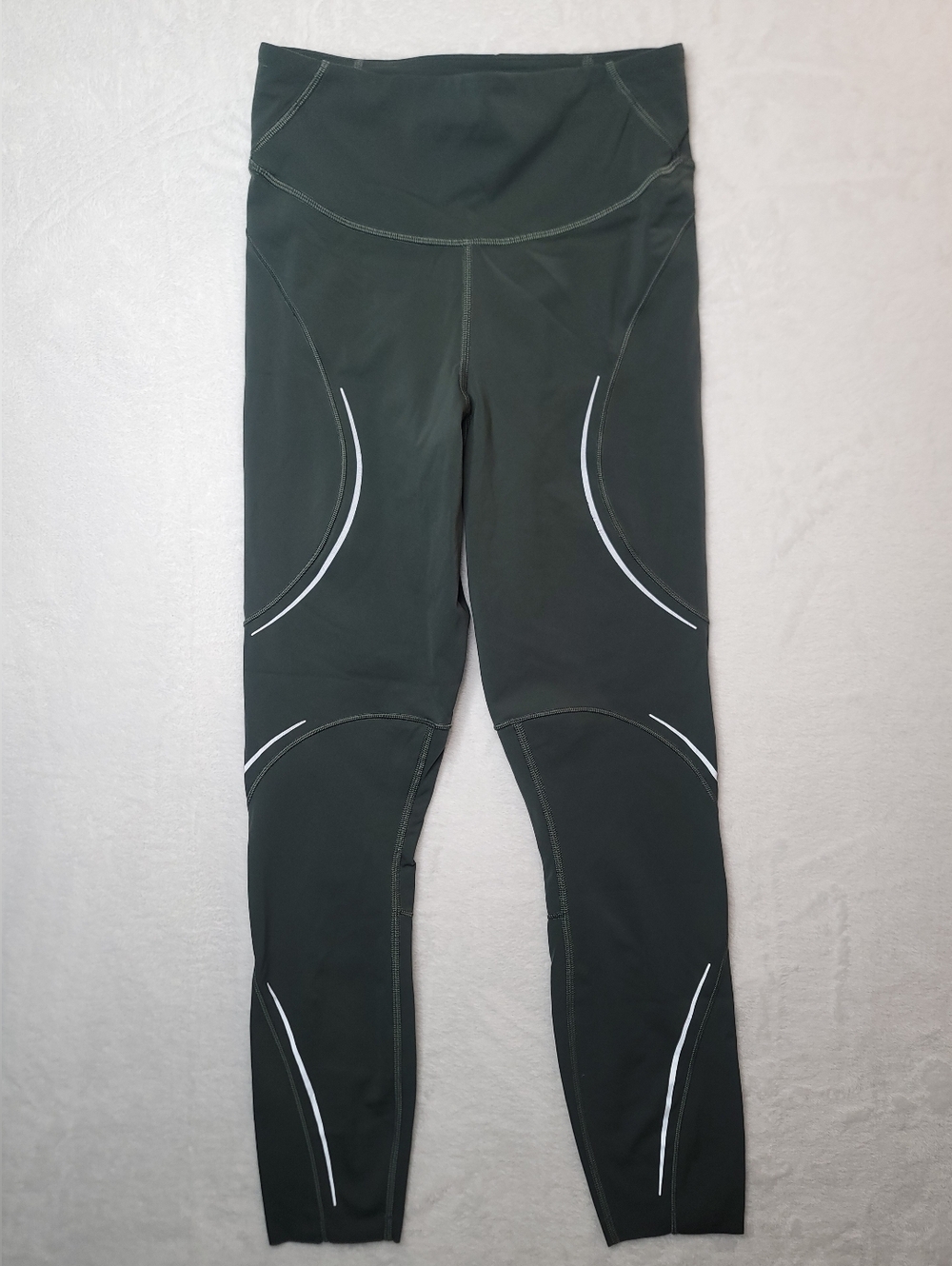 Lululemon Base Pace High-Rise Reflective Tight 25" Sz 4 Smoked Spruce Dark Green